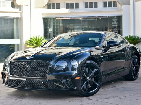 Used 2023 Bentley Continental GT Azure image 9