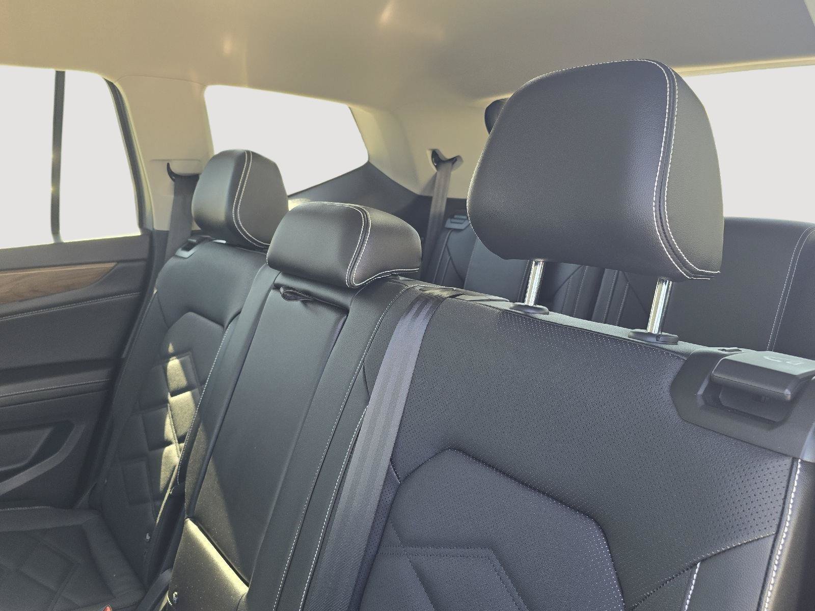 Certified 2024 Volkswagen Atlas SE AWD/4WD image 11
