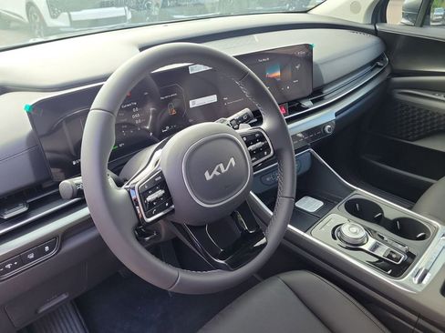 New 2026 Kia Carnival SX w/ SX Dark Edition Package FWD image 24