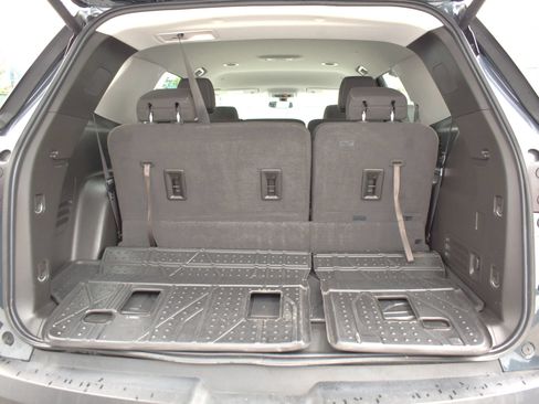 Used 2019 Chevrolet Traverse LT w/ LPO, Floor Liner Package AWD/4WD image 53