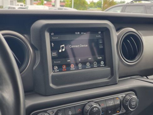 Used 2023 Jeep Wrangler Unlimited w/ Cold Weather Group AWD/4WD image 29