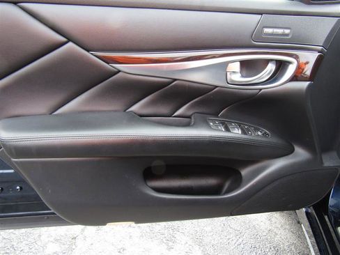 Used 2016 INFINITI Q70 L 3.7 image 9