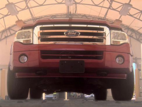 Used 2013 Ford Expedition XLT AWD/4WD image 3