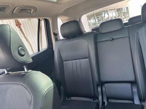 Used 2022 Volkswagen Tiguan SE image 12