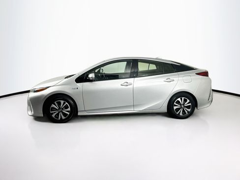 Used 2017 Toyota Prius Prime Premium FWD image 4