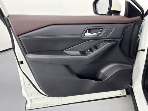 Used 2022 Nissan Rogue SL image 36