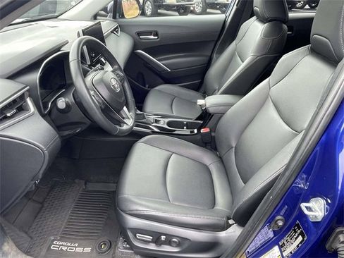 Used 2024 Toyota Corolla Cross XLE image 15