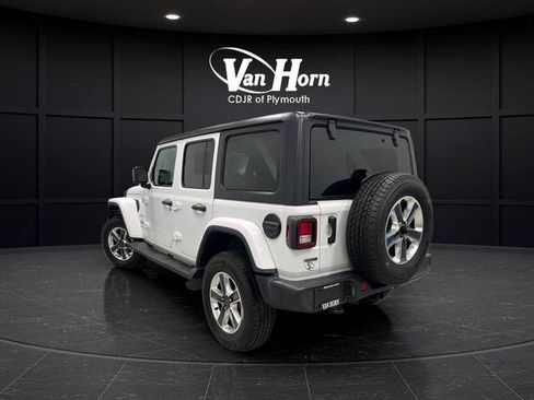 Used 2022 Jeep Wrangler Unlimited Sahara w/ Cold Weather Group AWD/4WD image 6