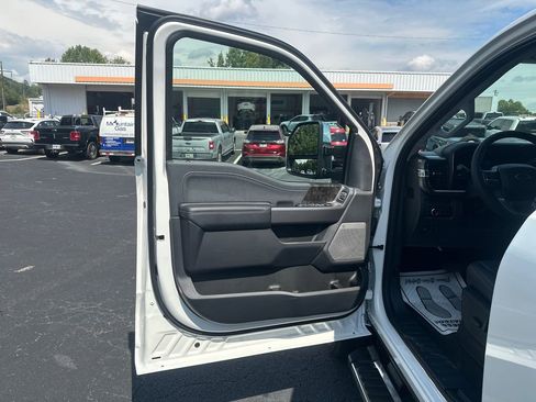 New 2026 Ford F250 Lariat w/ Chrome Package image 16