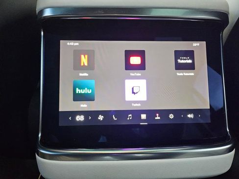 Used 2022 Tesla Model X image 65