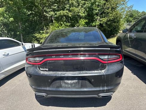Used 2019 Dodge Charger SXT w/ Blacktop Package RWD image 10