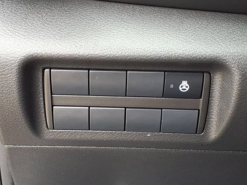 Used 2022 Nissan Kicks SR FWD image 18