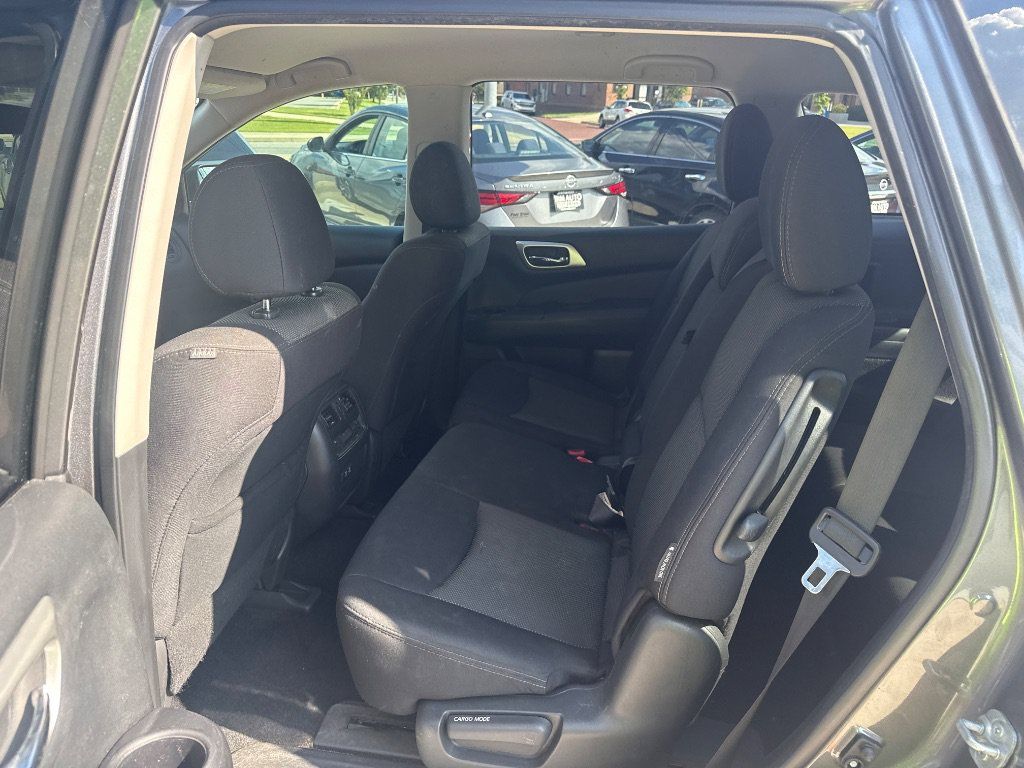 Used 2020 Nissan Pathfinder S FWD image 12
