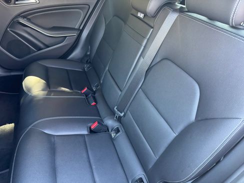 Used 2019 Mercedes-Benz GLA 250 4MATIC image 23