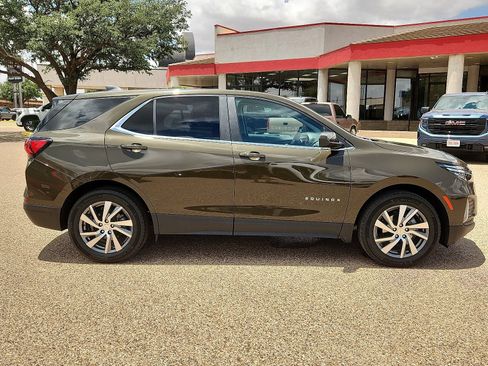 Used 2024 Chevrolet Equinox LT w/ LPO, Floor Liner Package FWD image 5