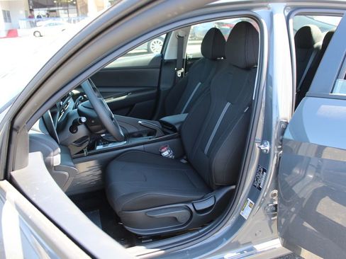 New 2026 Hyundai Elantra SE image 12