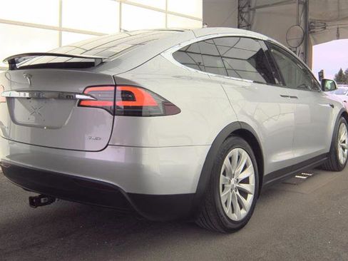 Used 2018 Tesla Model X 75D AWD/4WD image 10