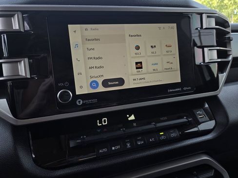Used 2022 Toyota Tundra SR5 RWD image 9