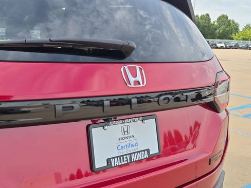 Used 2024 Honda Pilot TrailSport image 29