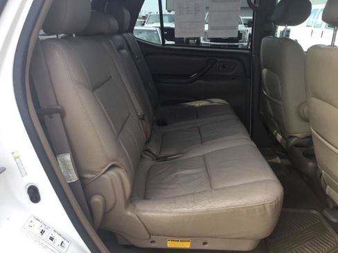 Used 2004 Toyota Sequoia SR5 RWD image 43