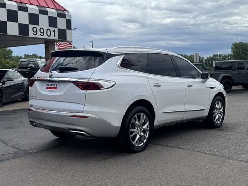 Used 2022 Buick Enclave Essence w/ Experience Buick Package FWD image 7