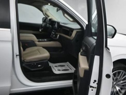 Used 2024 Ford Expedition Max Limited AWD/4WD image 15