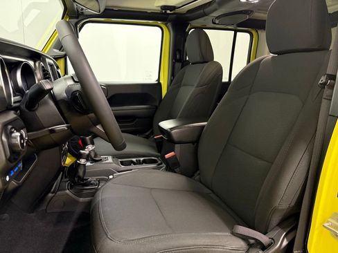 Used 2023 Jeep Wrangler Unlimited w/ Cold Weather Group image 15