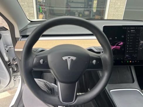Used 2021 Tesla Model 3 Standard Range Plus RWD image 10