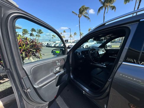 Used 2022 Mercedes-Benz GLB 250 4MATIC image 10