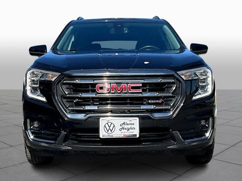 Used 2022 GMC Terrain AT4 image 3