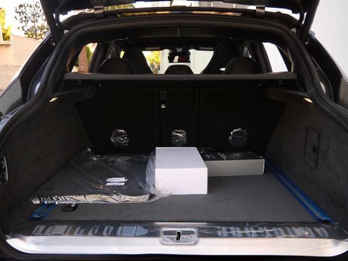 New 2026 Aston Martin DBX S image 26