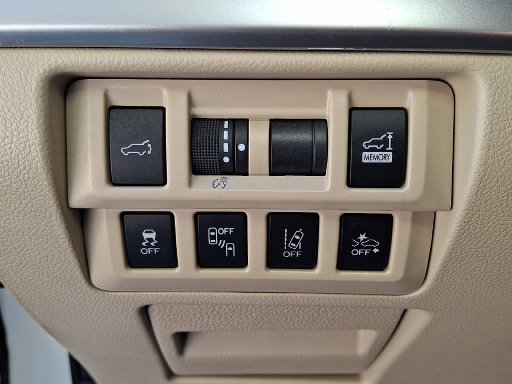 Used 2018 Subaru Outback 2.5i Limited AWD/4WD image 25