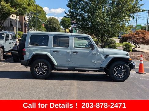 Used 2024 Jeep Wrangler Unlimited Sahara w/ Technology Group AWD/4WD image 2