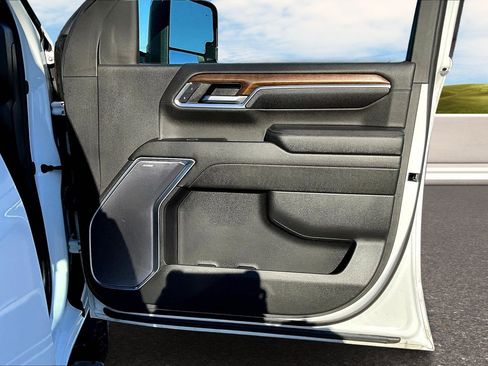 Certified 2024 Chevrolet Silverado 3500 High Country w/ High Country Premium Package image 20