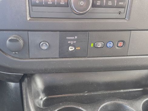 Used 2020 GMC Savana 2500 Extended w/ Driver Convenience Package image 24