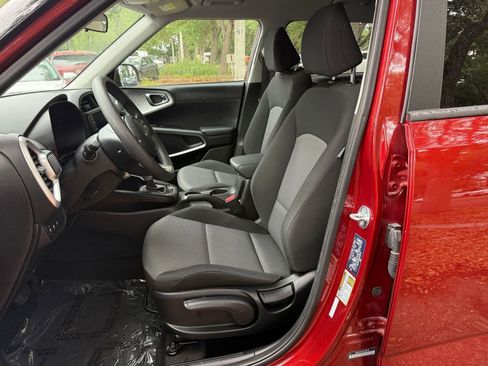 Used 2025 Kia Soul LX w/ LX Technology Package image 33