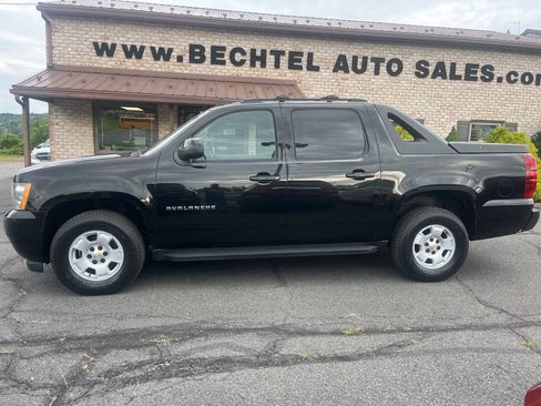 Used 2011 Chevrolet Avalanche LS w/ Convenience Package AWD/4WD image 1