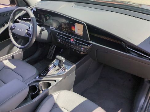 New 2025 Kia Niro SX Touring image 46