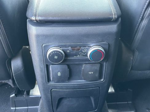 Used 2022 Ford Explorer XLT w/ Equipment Group 202A RWD image 21