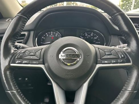 Used 2018 Nissan Rogue SV w/ Premium Package image 27