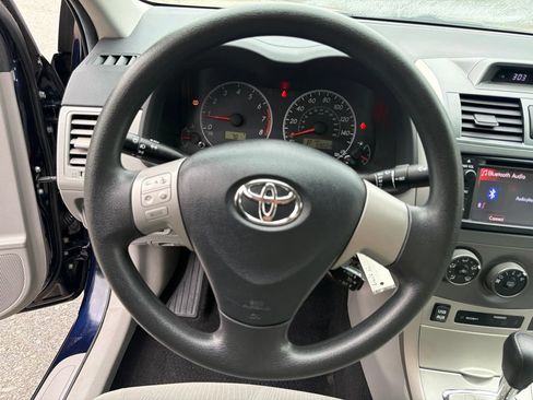 Used 2013 Toyota Corolla LE FWD image 15