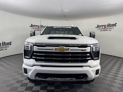 Used 2024 Chevrolet Silverado 2500 LTZ w/ LTZ Plus Package AWD/4WD image 4