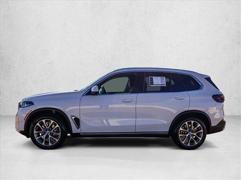 Used 2024 BMW X5 xDrive40i w/ Parking Assistance Package AWD/4WD image 8