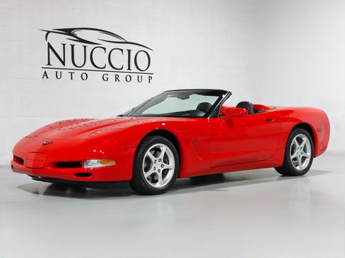 Used 2004 Chevrolet Corvette Convertible w/ Preferred Equipment Group RWD image 1