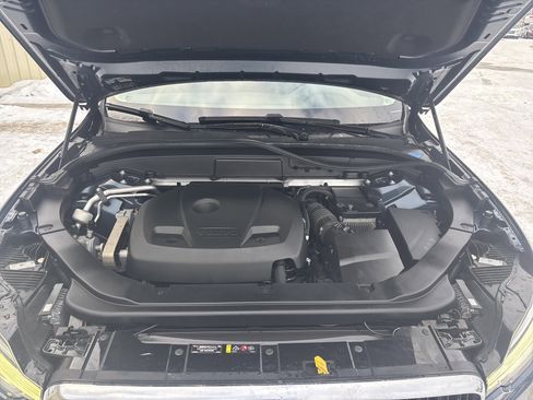Used 2018 Volvo XC60 T6 Momentum w/ Convenience Package image 13