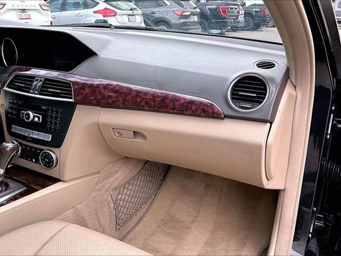 Used 2013 Mercedes-Benz C 250 Sedan image 19