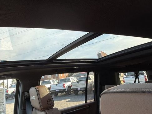 New 2026 Chevrolet Suburban High Country image 15