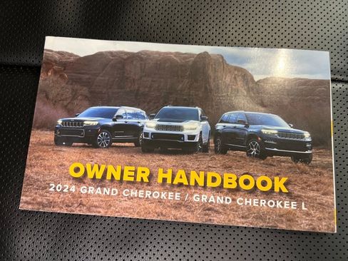 Used 2024 Jeep Grand Cherokee L Limited w/ Luxury Tech Group II image 31