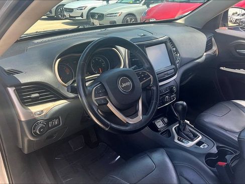 Used 2016 Jeep Cherokee Limited FWD image 16