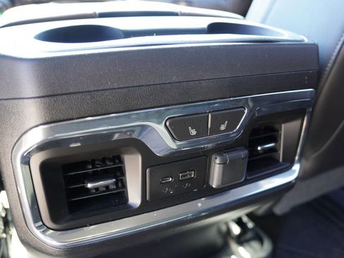 Used 2019 Chevrolet Silverado 1500 High Country w/ High Country Premium Package image 4